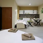студио Young Gogh Apartment